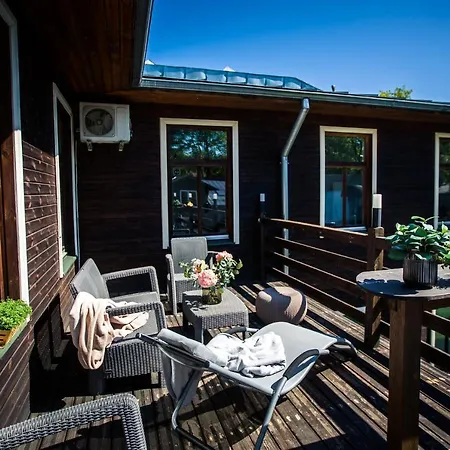 Wooden House Near Center Σπίτι διακοπών