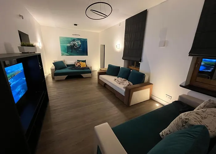 Wooden House Near Center Ρίγα