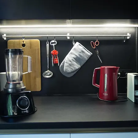 Будинок відпочинку Wooden House Near Center *