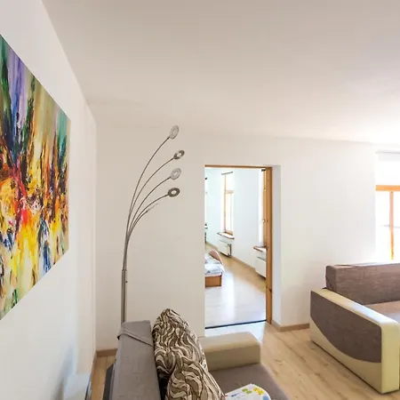 Будинок відпочинку Wooden House Near Center *