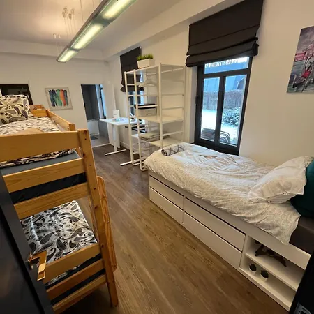 Будинок відпочинку Wooden House Near Center Рига