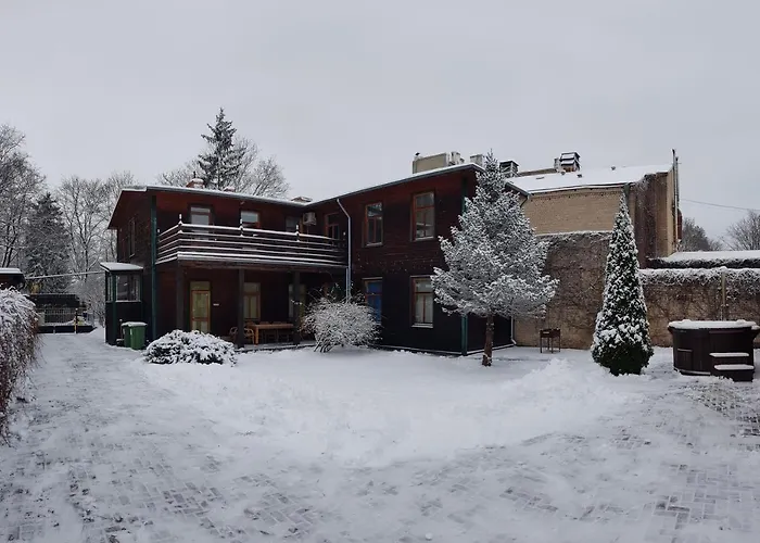 Ferienhaus Wooden House Near Center